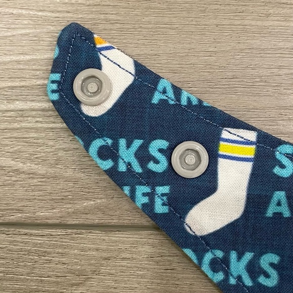 Reversible Bandana With Snaps for Dogs Size Small - Picture 6 of 14